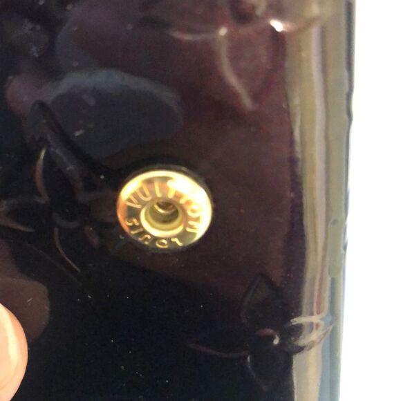 Authentic Louis Vuitton Vernis Patent Leather Multicles 4 Key Holder - Picture 10 of 11